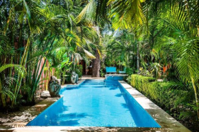 Lush Jungle Paradise - Walk to Beach